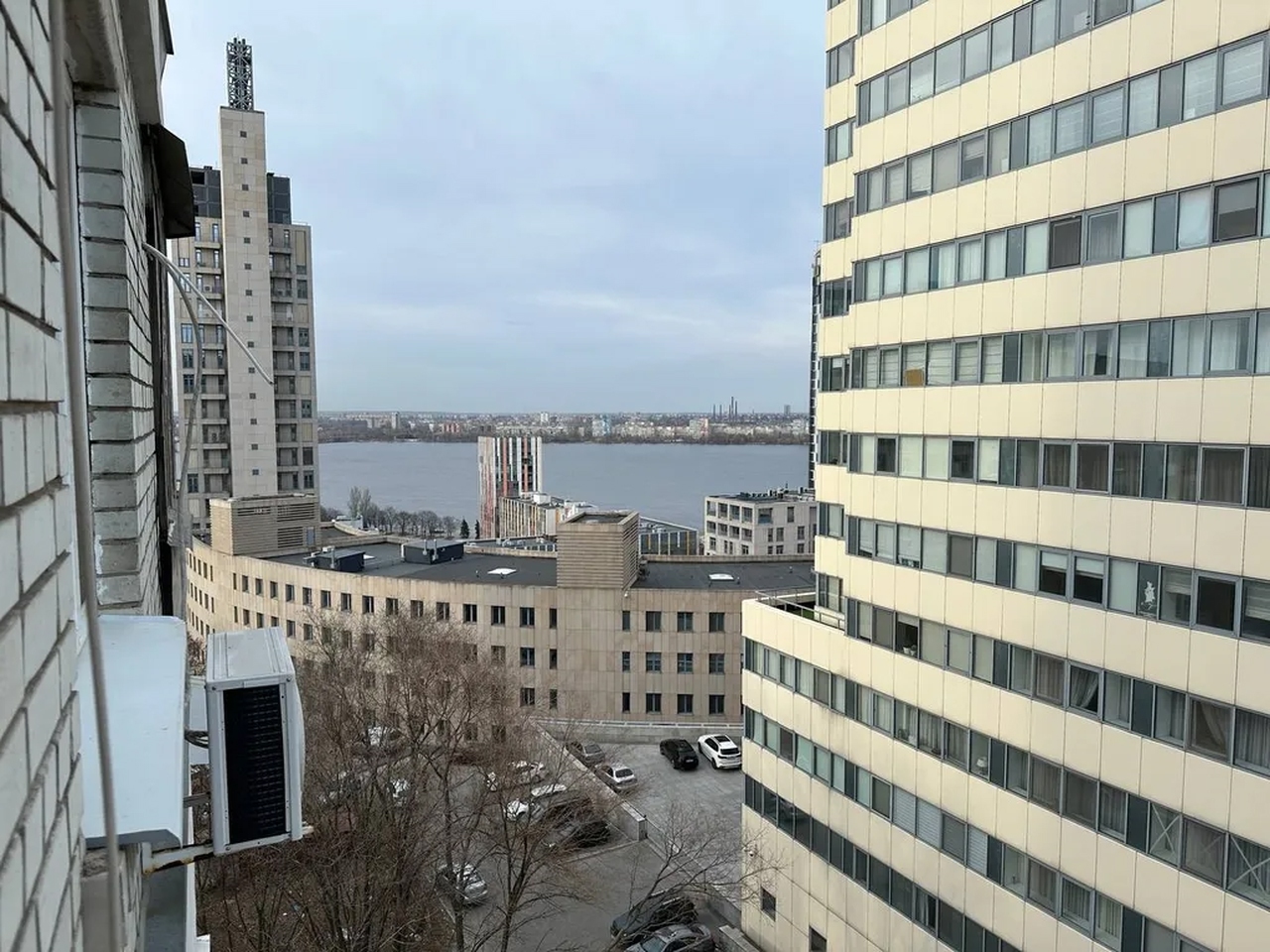 Продаж 3-кімнатної квартири 72 м², Володимира Вернадського вул., 33В