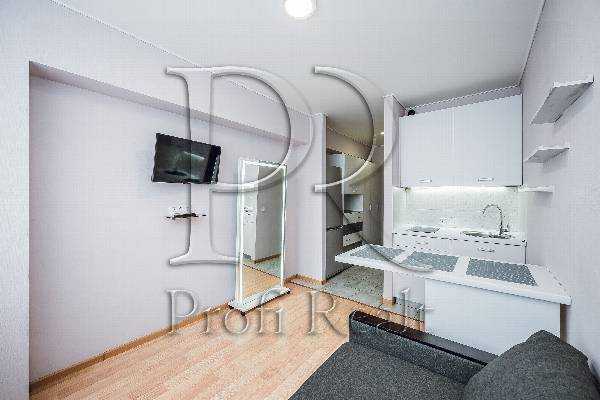 Продаж 1-кімнатної квартири 18 м², Машинобудівна вул., 41