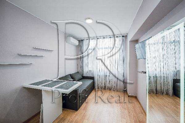 Продаж 1-кімнатної квартири 18 м², Машинобудівна вул., 41