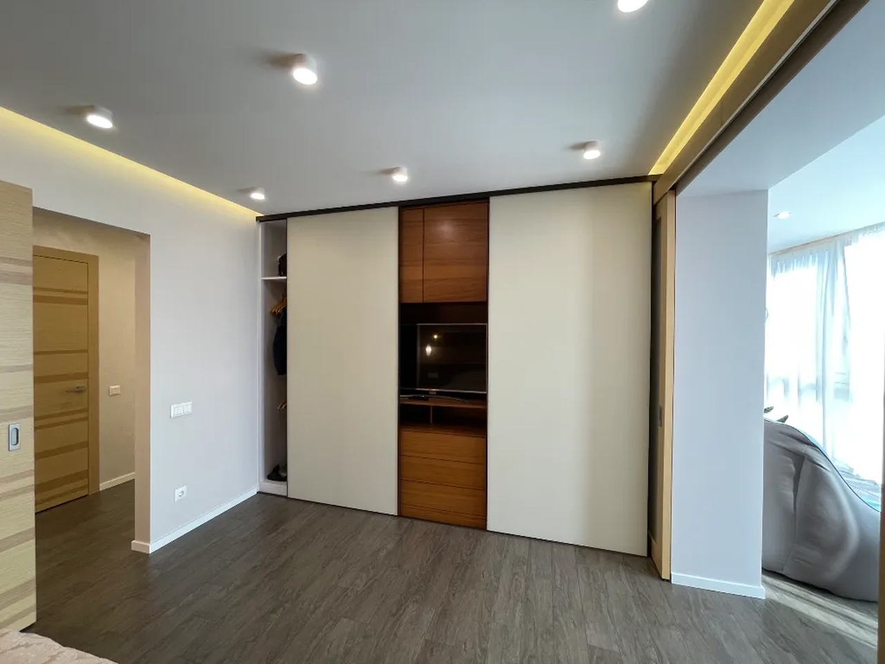 Продажа 2-комнатной квартиры 93 м², Владимира Антоновича ул., 36Д