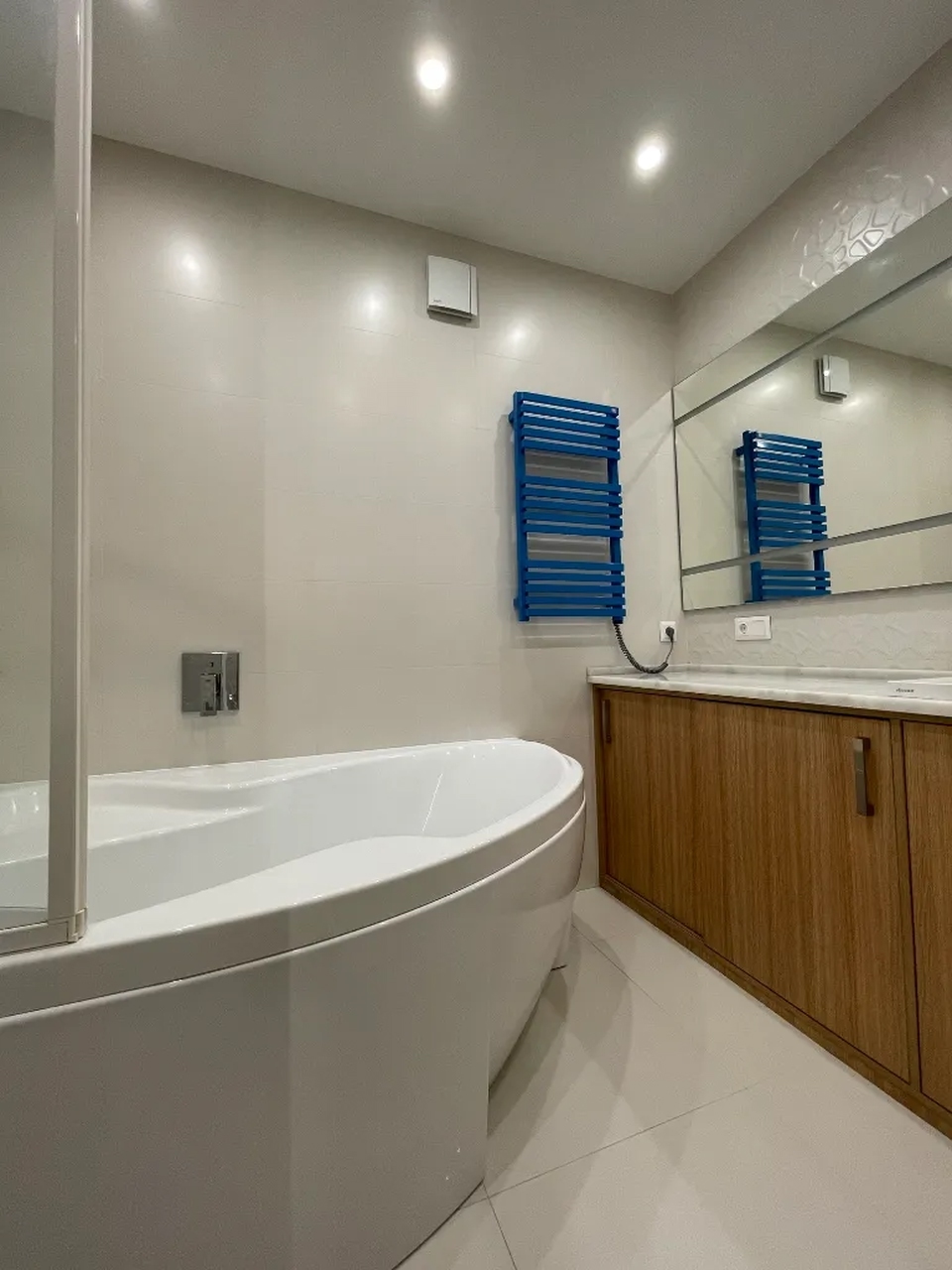 Продажа 2-комнатной квартиры 93 м², Владимира Антоновича ул., 36Д