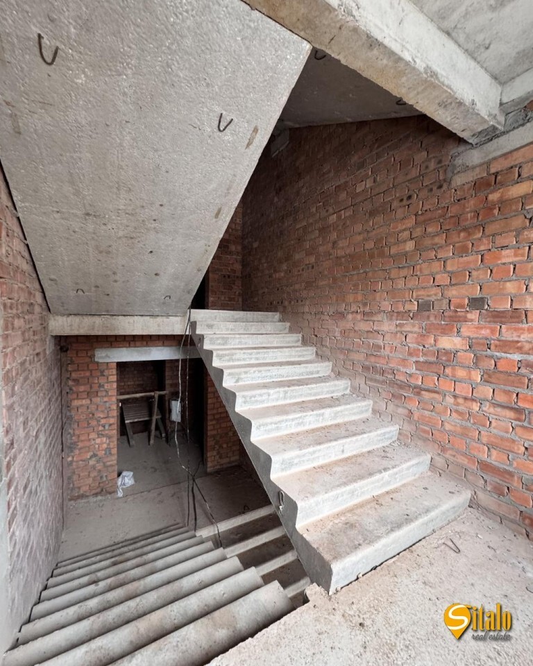 Продаж 1-кімнатної квартири 45.5 м²