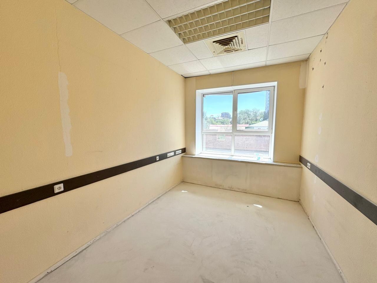 Продаж офісу 1147.8 м², Лазаряна вул.