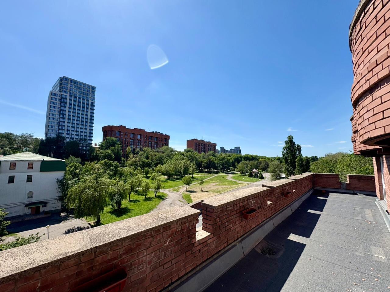 Продаж офісу 1147.8 м², Лазаряна вул.