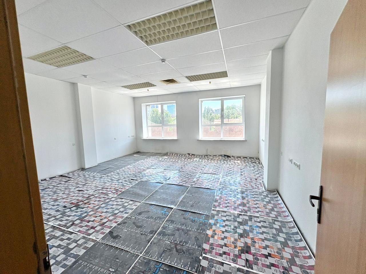 Продаж офісу 1147.8 м², Лазаряна вул.