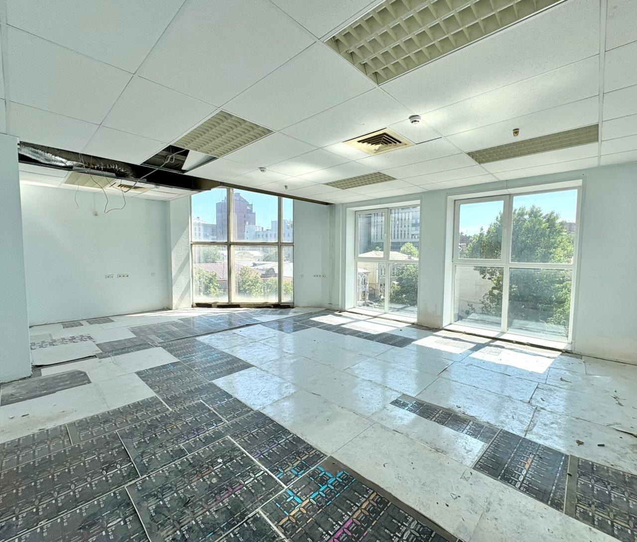 Продаж офісу 1147.8 м², Лазаряна вул.