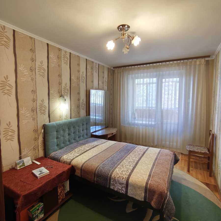 Продаж 4-кімнатної квартири 80 м², 8-а Садова вул.