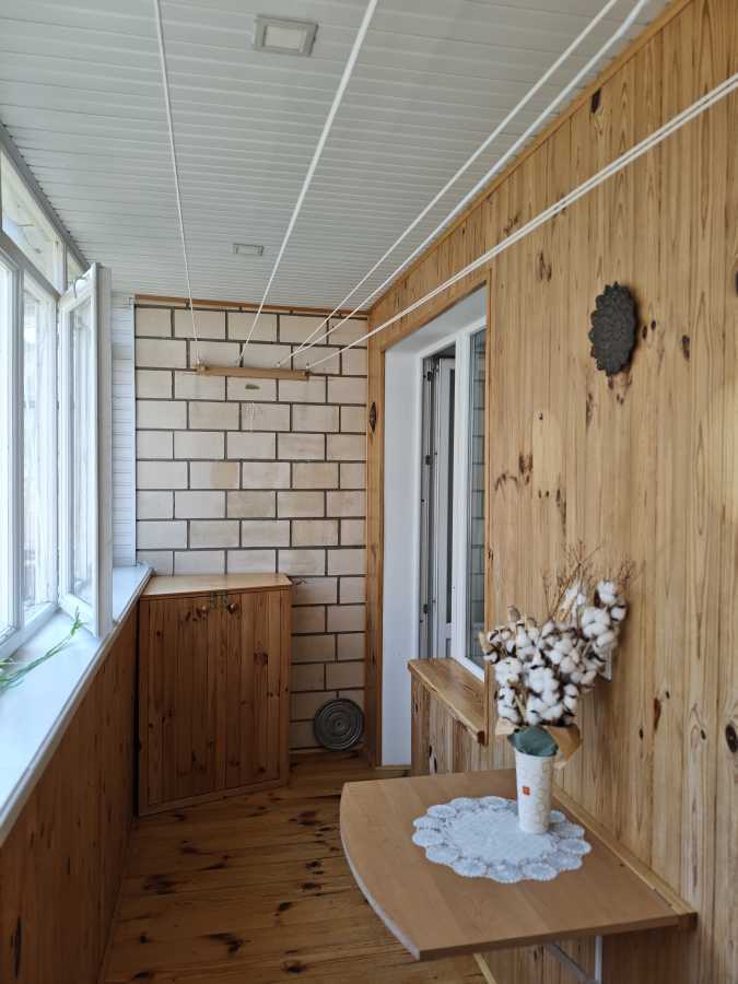 Продаж 4-кімнатної квартири 80 м², 8-а Садова вул.