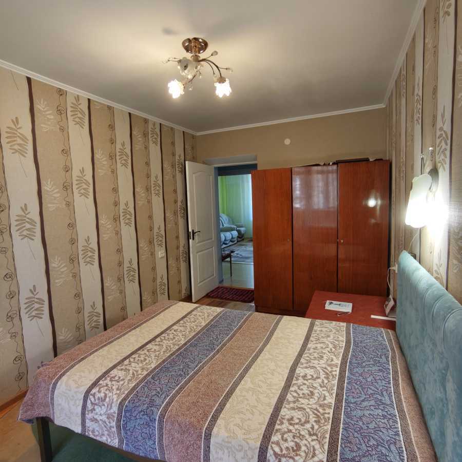 Продаж 4-кімнатної квартири 80 м², 8-а Садова вул.