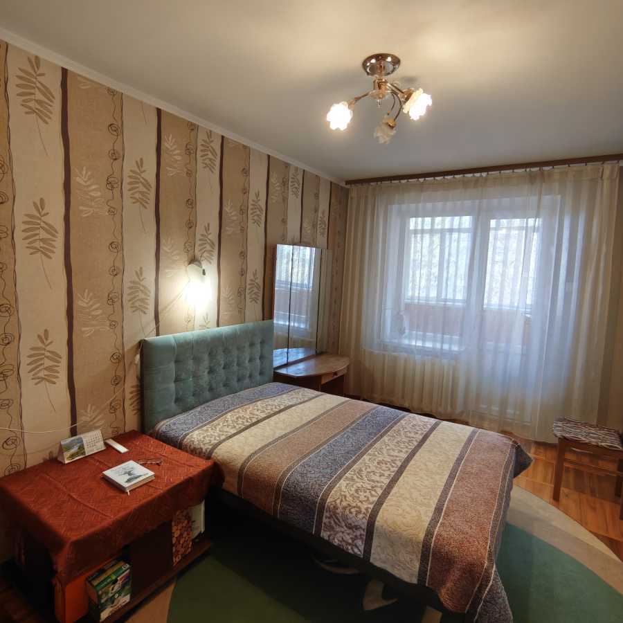 Продаж 4-кімнатної квартири 80 м², 8-а Садова вул.