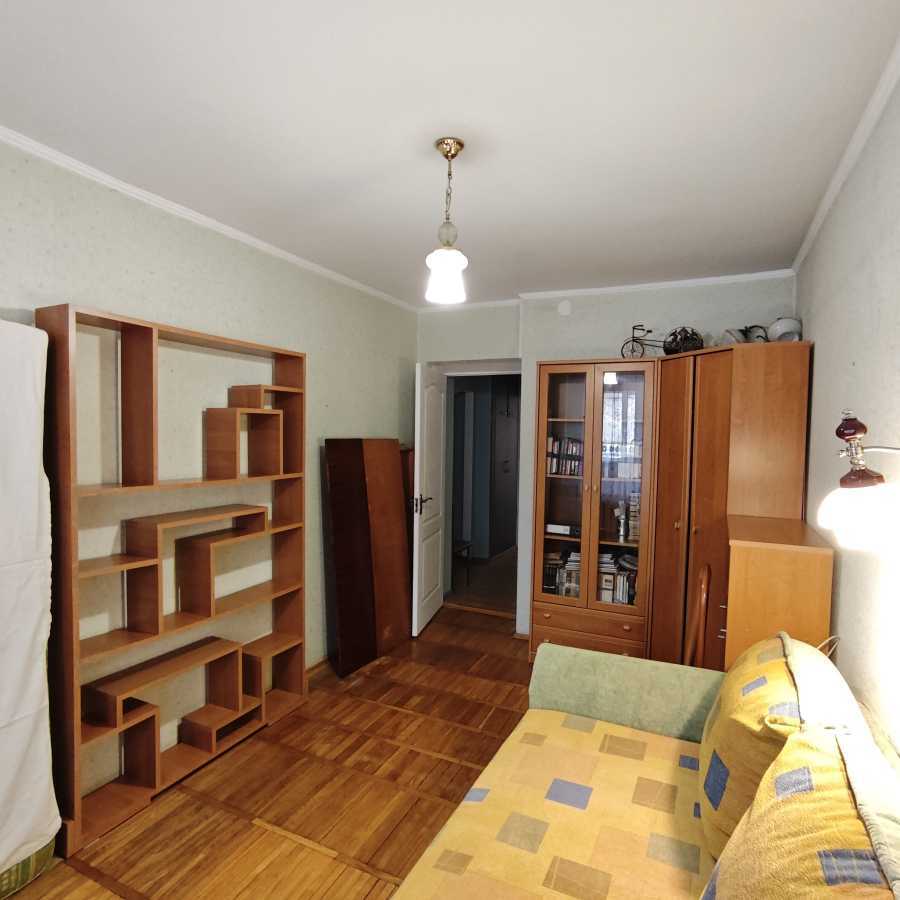 Продаж 4-кімнатної квартири 80 м², 8-а Садова вул.