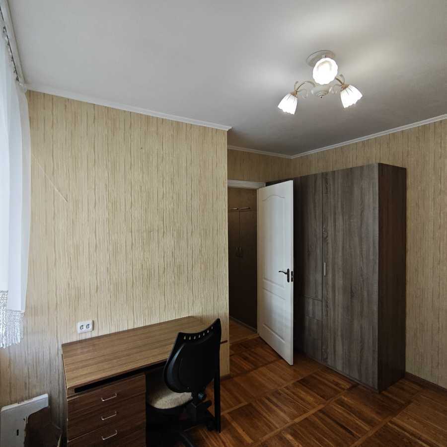 Продаж 4-кімнатної квартири 80 м², 8-а Садова вул.