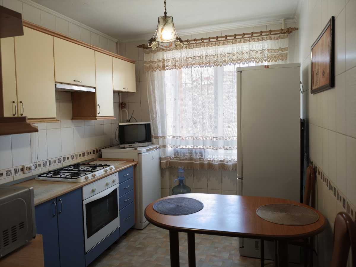 Продаж 4-кімнатної квартири 80 м², 8-а Садова вул.