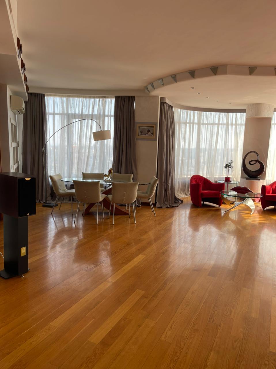 Продажа 4-комнатной квартиры 238.6 м², Предславинская ул., 31/11