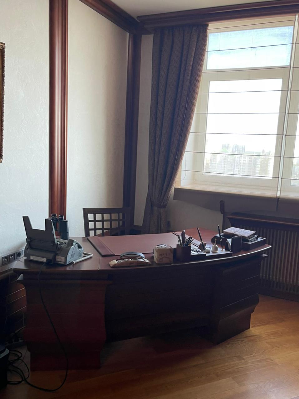 Продажа 4-комнатной квартиры 238.6 м², Предславинская ул., 31/11