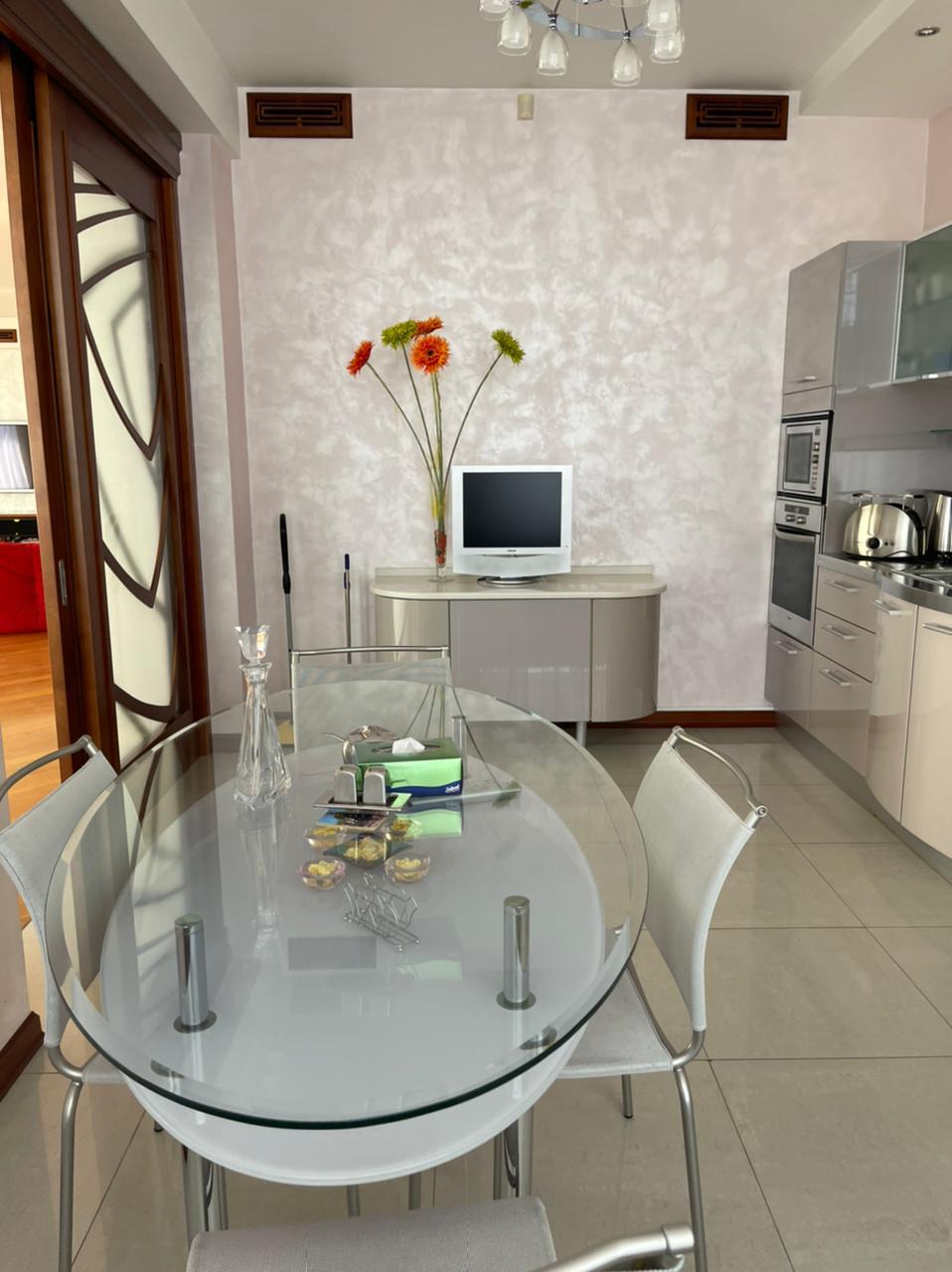 Продажа 4-комнатной квартиры 238.6 м², Предславинская ул., 31/11