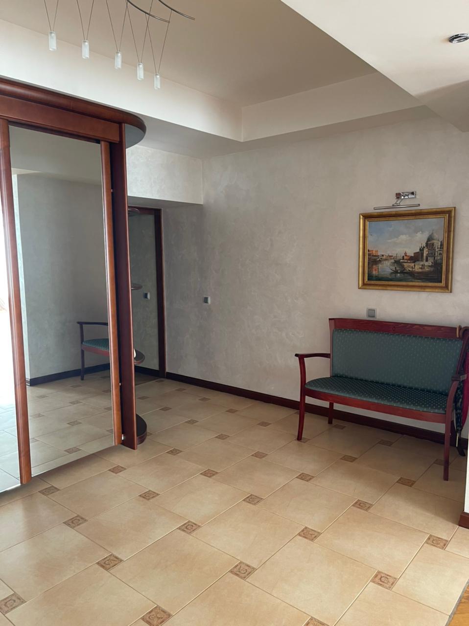 Продажа 4-комнатной квартиры 238.6 м², Предславинская ул., 31/11