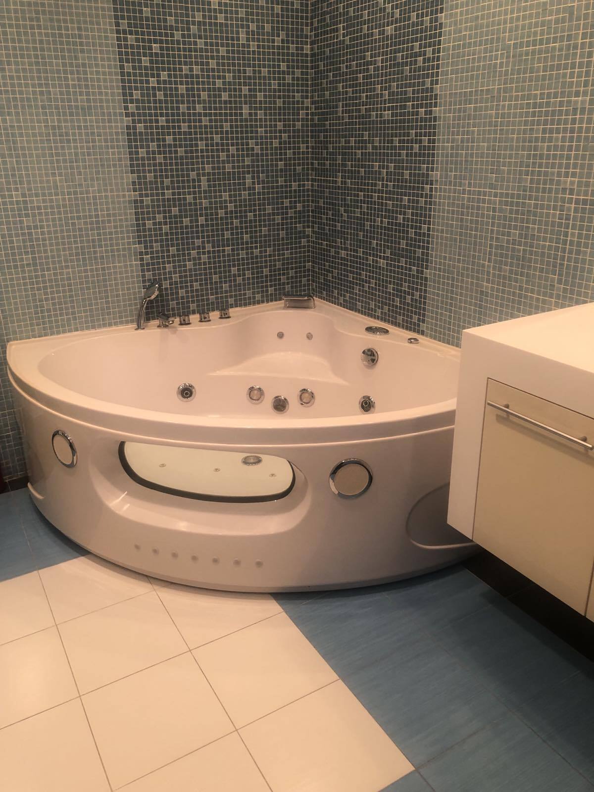 Продажа 3-комнатной квартиры 118 м², Ломоносова ул., 60А