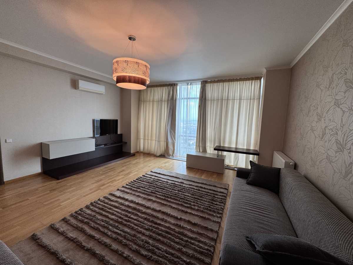 Оренда 4-кімнатної квартири 288 м², Звіринецька вул., 59