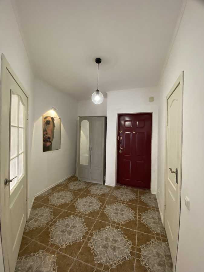 Продаж 1-кімнатної квартири 52.7 м², Головатого вул., 77А