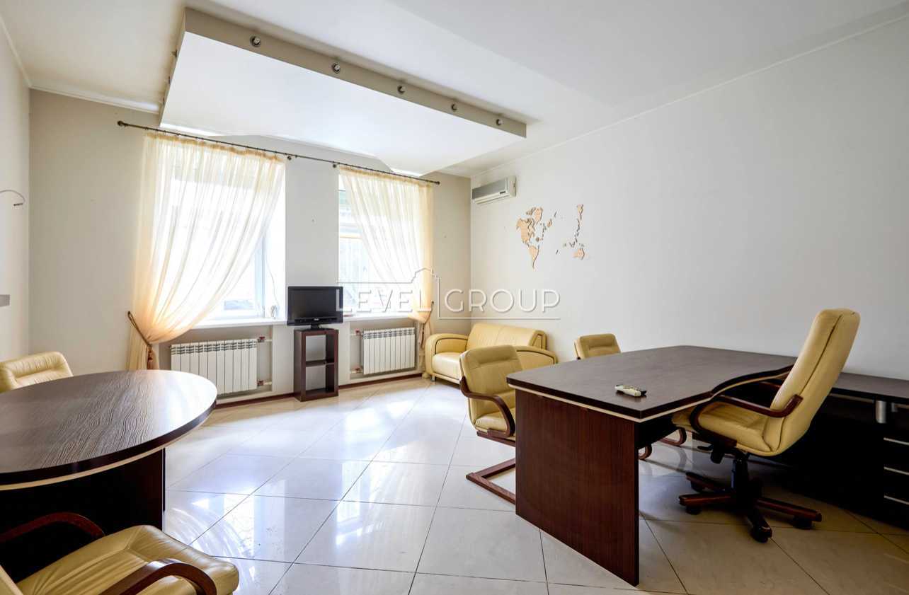 Продаж 2-кімнатної квартири 60 м², Шовковична вул., 18Б