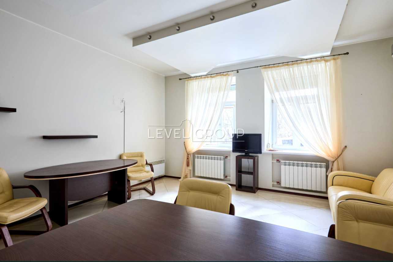 Продаж 2-кімнатної квартири 60 м², Шовковична вул., 18Б