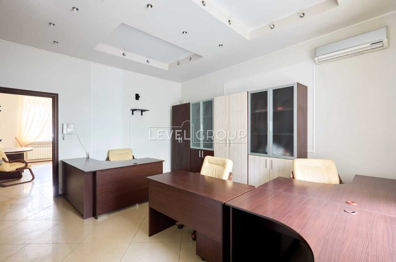 Продаж 2-кімнатної квартири 60 м², Шовковична вул., 18Б