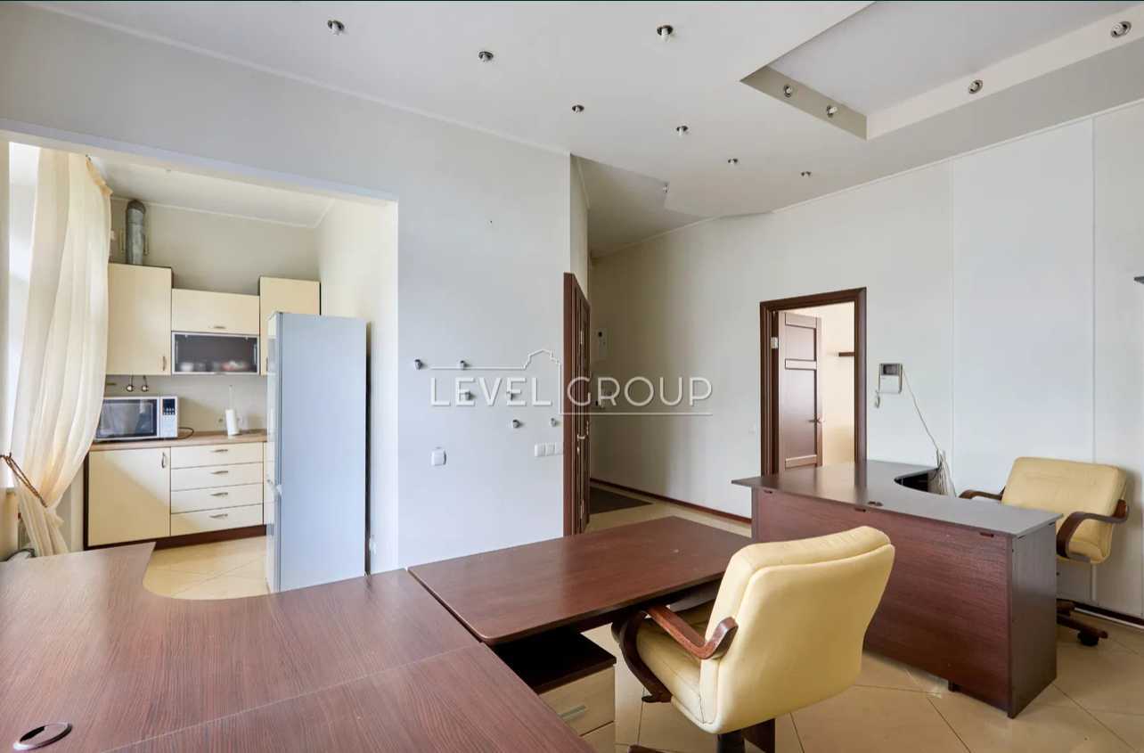 Продаж 2-кімнатної квартири 60 м², Шовковична вул., 18Б