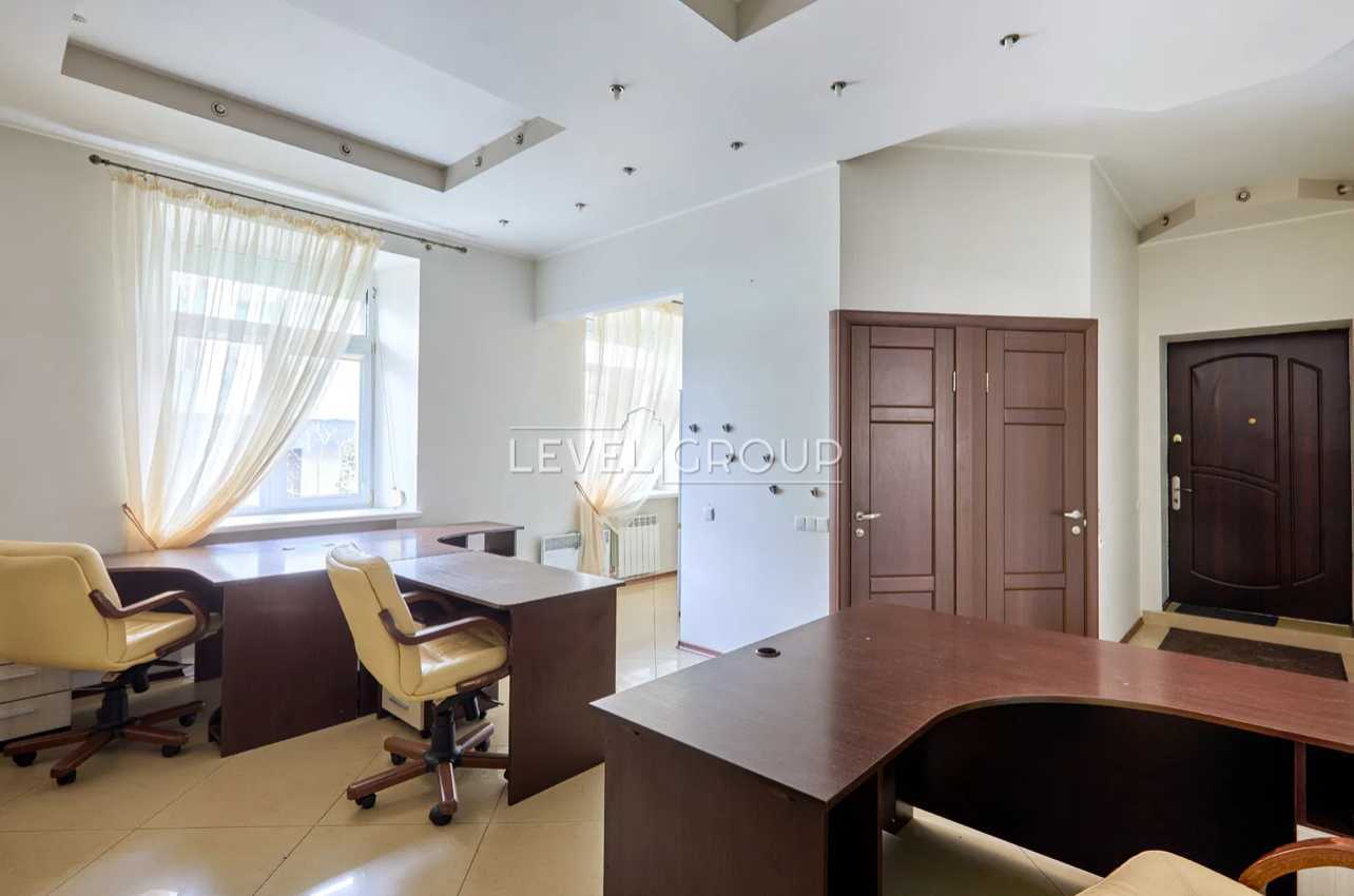 Продаж 2-кімнатної квартири 60 м², Шовковична вул., 18Б