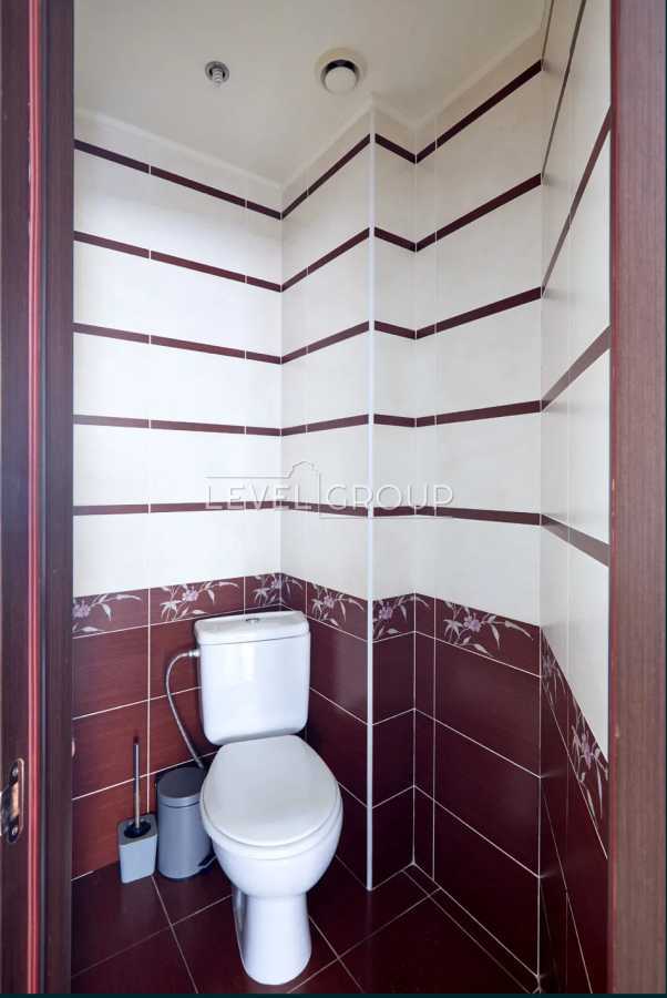 Продаж 2-кімнатної квартири 60 м², Шовковична вул., 18Б