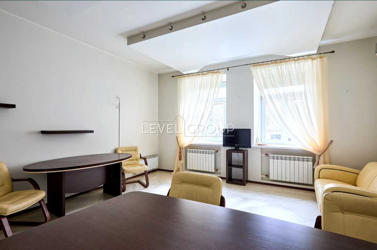 Продаж 2-кімнатної квартири 60 м², Шовковична вул., 18Б