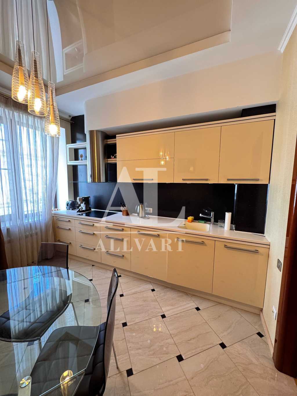 Продаж 3-кімнатної квартири 147.7 м², Велика Васильківська вул., 67/7