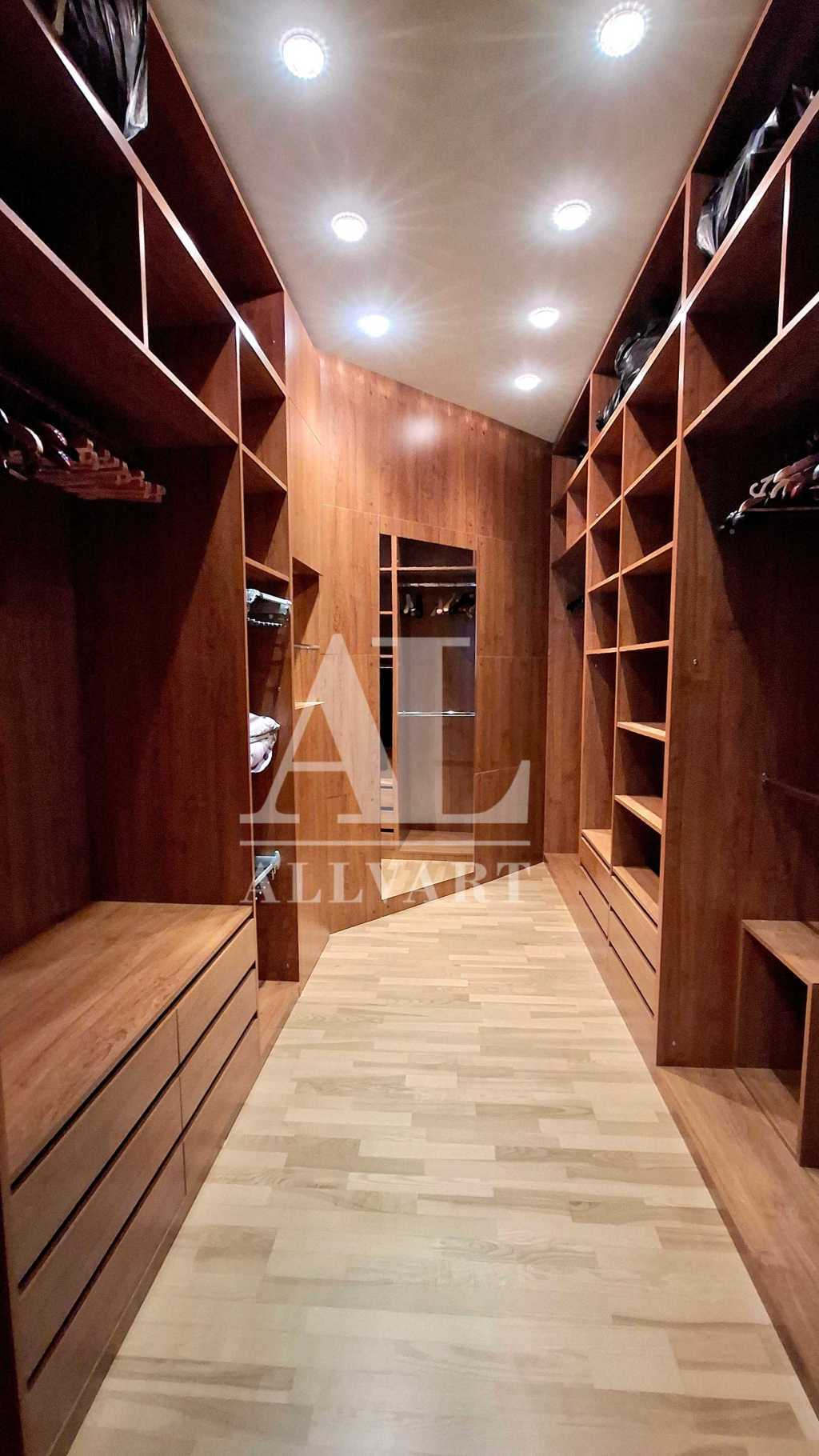 Продаж 3-кімнатної квартири 147.7 м², Велика Васильківська вул., 67/7