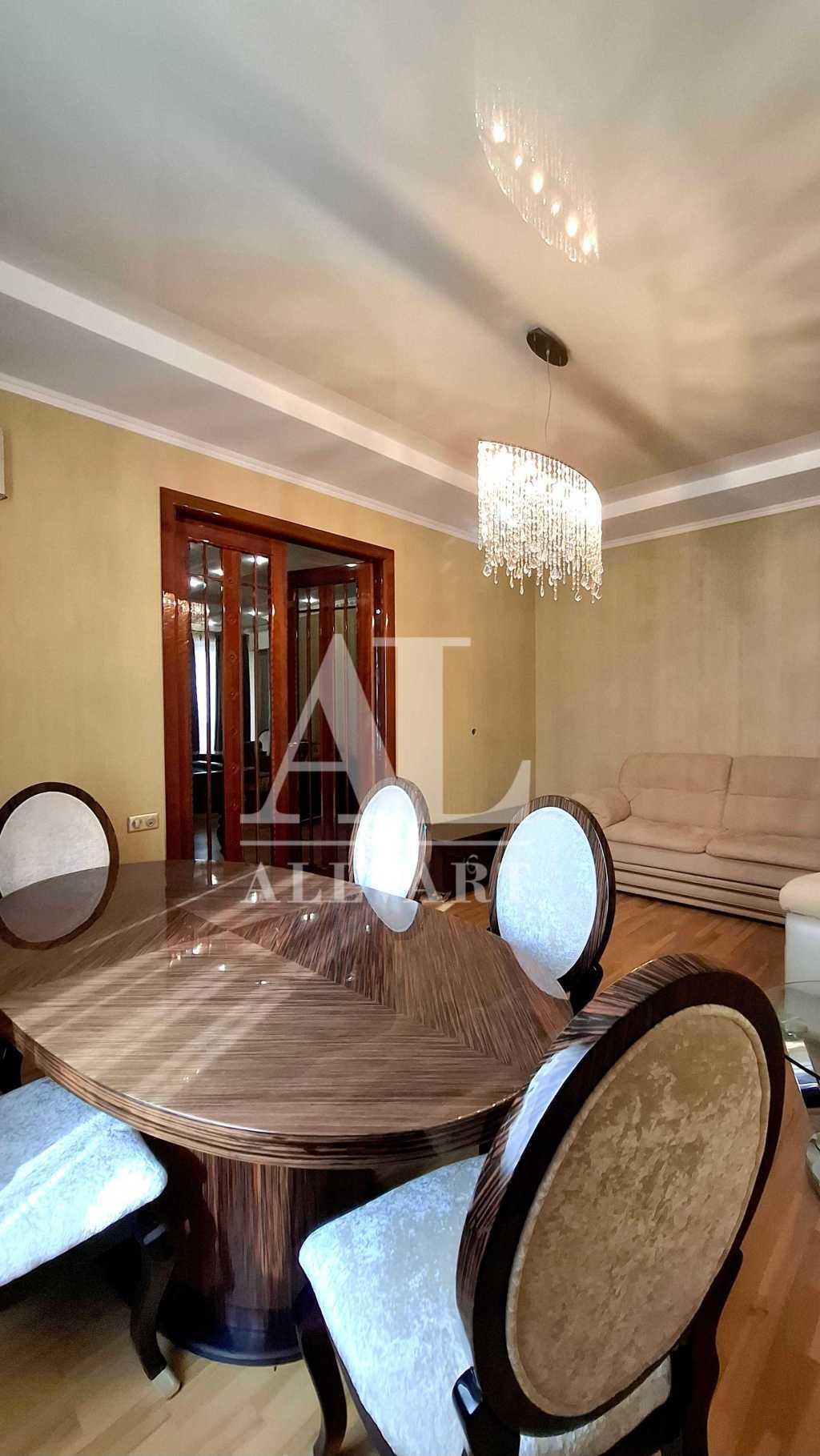 Продаж 3-кімнатної квартири 147.7 м², Велика Васильківська вул., 67/7