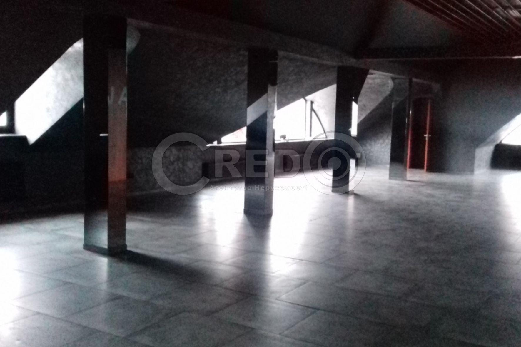 Аренда торгового помещения 250 м², Мыстецька ул.