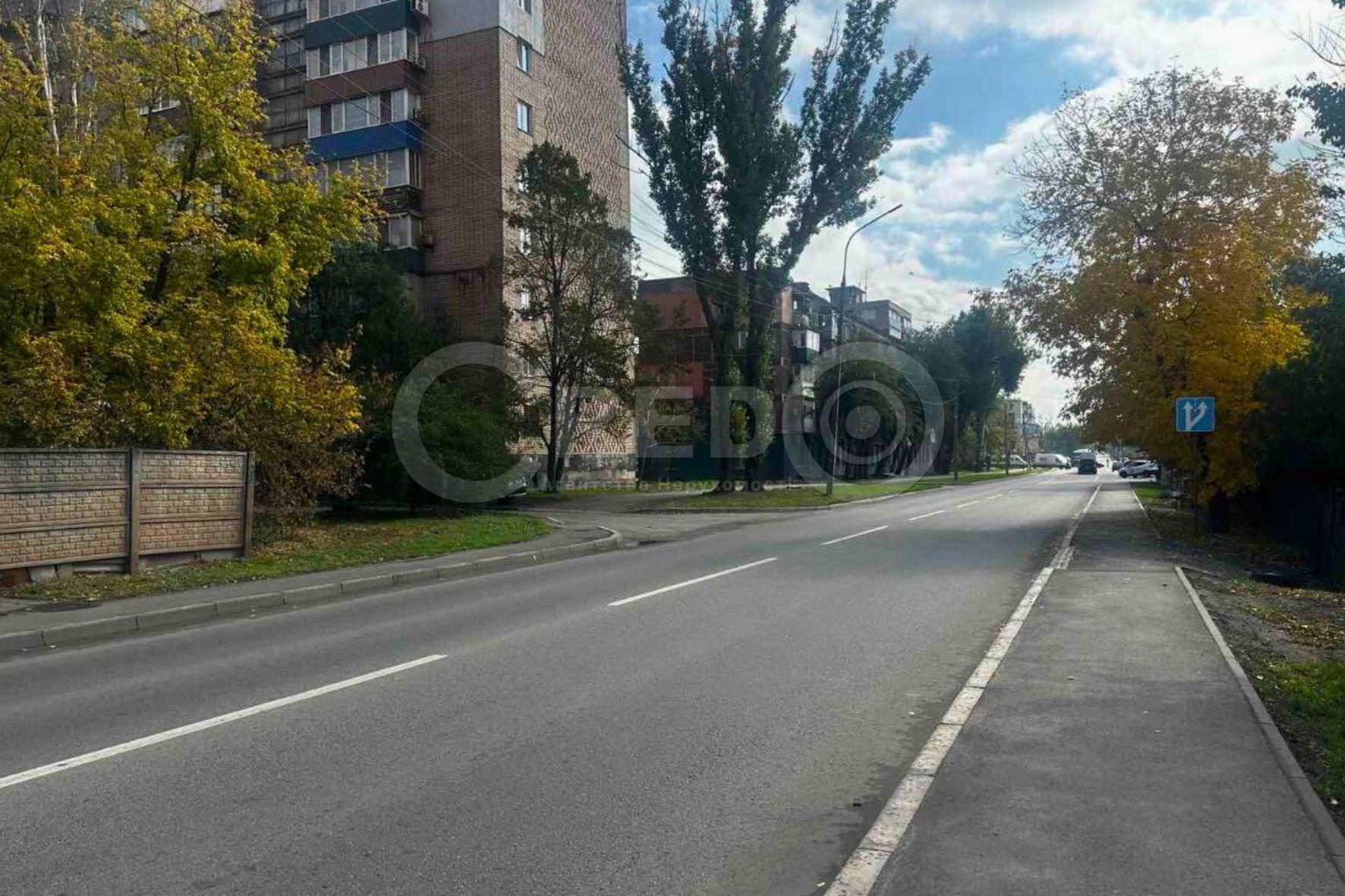 Продажа участка под индивидуальное жилое строительство 5.5 соток, Кобылянского ул.