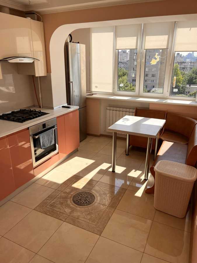 Продаж 2-кімнатної квартири 50 м², Челябінська, 9