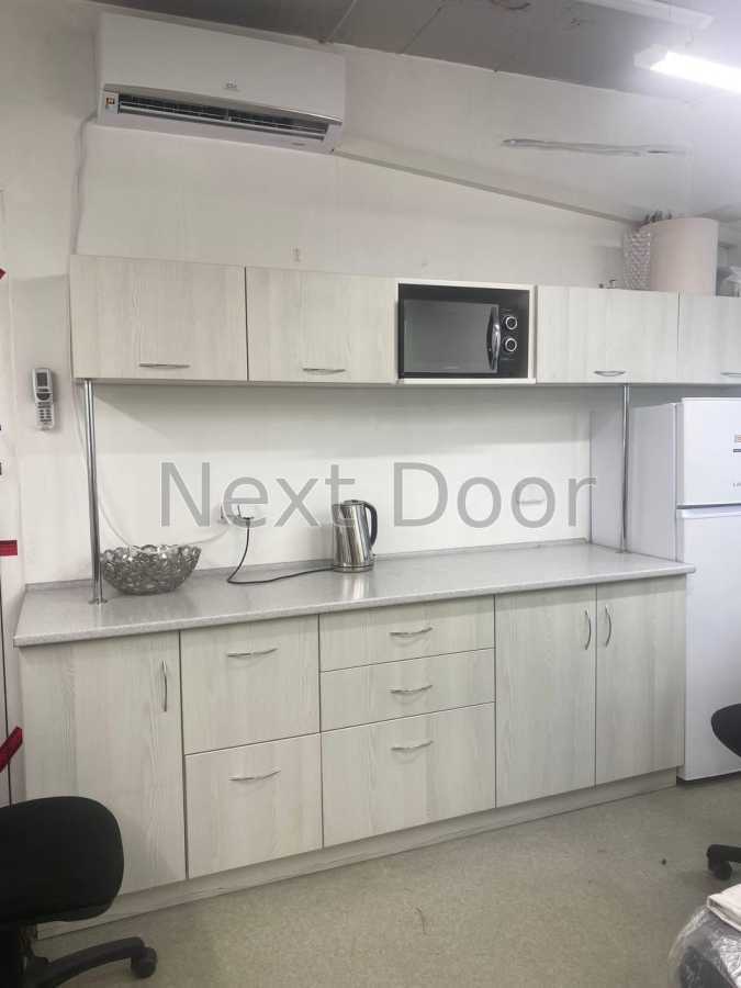 Продаж офісу 98 м², Шовковична вул., 7А