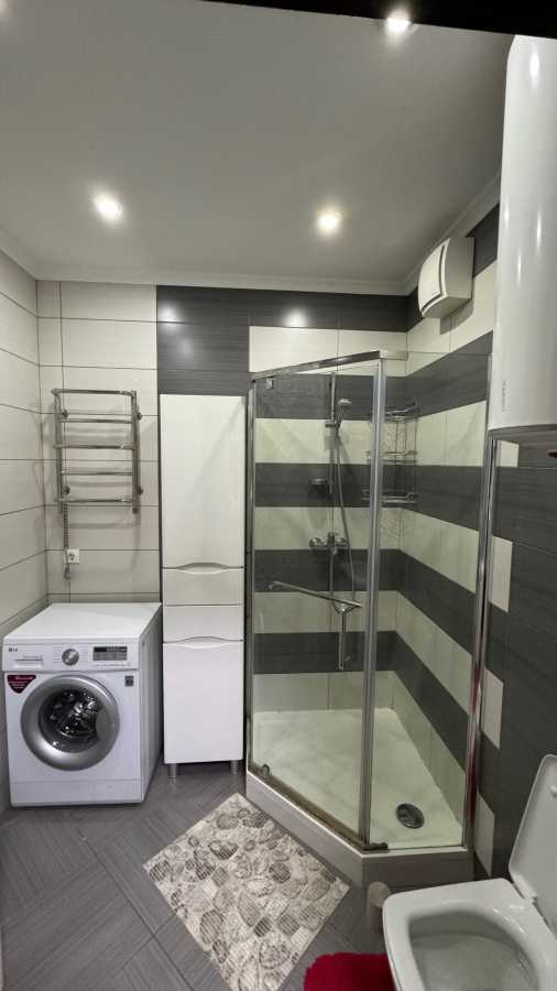 Оренда 1-кімнатної квартири 42 м², Чорновола вул., 6А