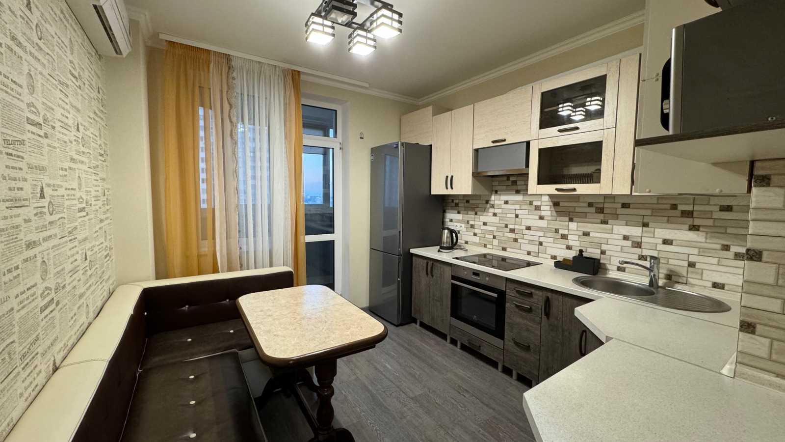 Оренда 1-кімнатної квартири 42 м², Чорновола вул., 6А