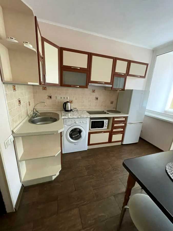 Оренда 1-кімнатної квартири 36 м², Богатирська вул., 6А