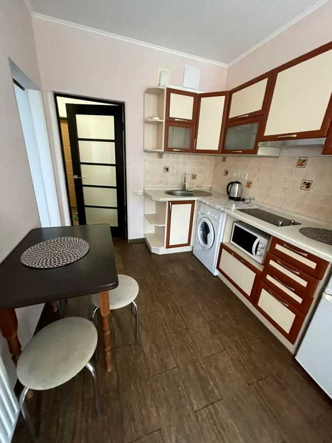 Оренда 1-кімнатної квартири 36 м², Богатирська вул., 6А