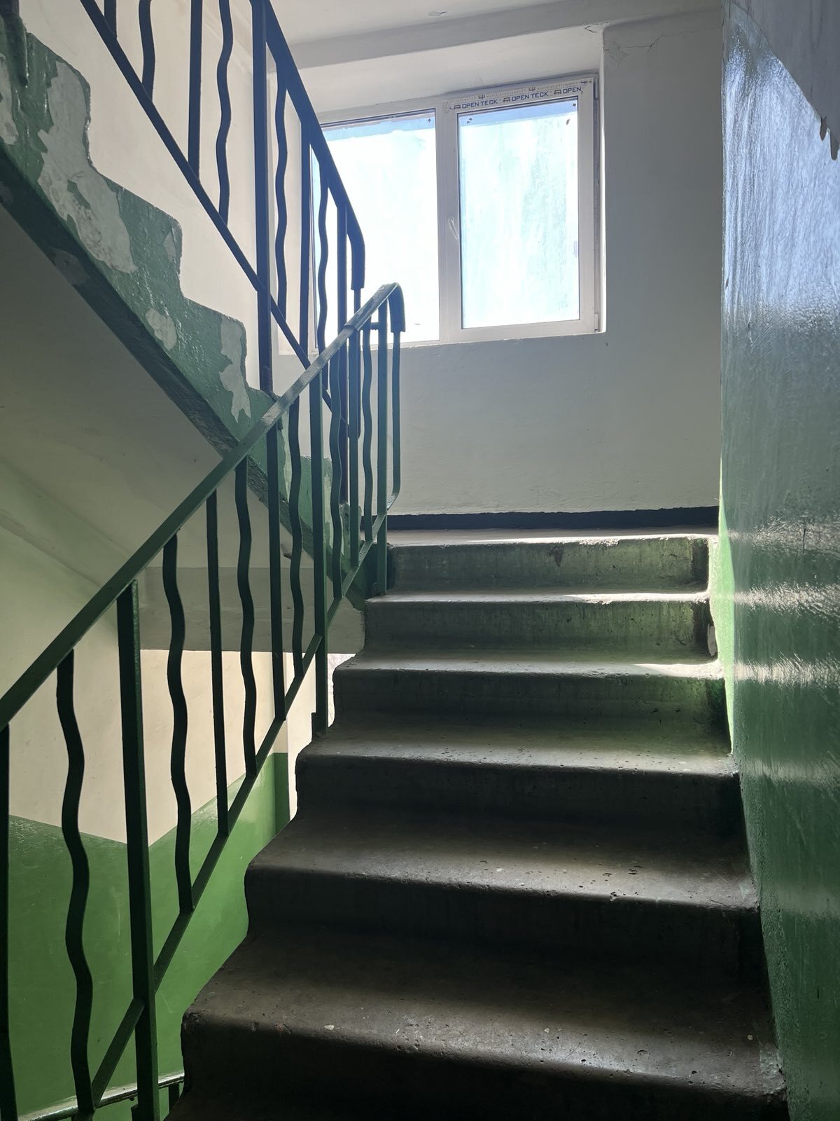 Продаж 3-кімнатної квартири 60 м², Празька вул., 3