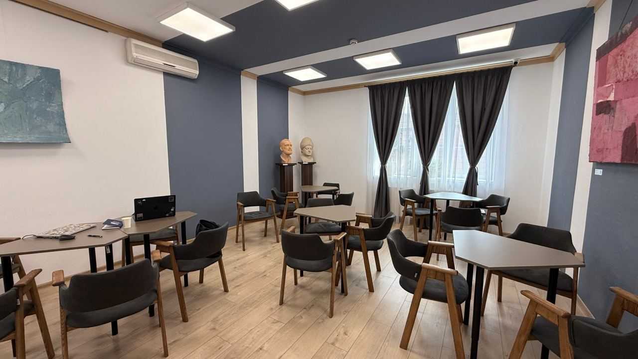 Продаж приміщення вільного призначення 850 м², Старонаводницька вул., 4В