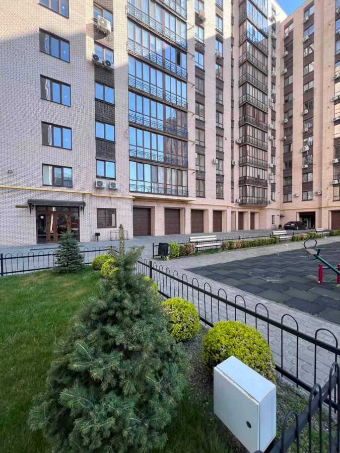 Продажа 2-комнатной квартиры 70 м², Героев Днепра ул., 4