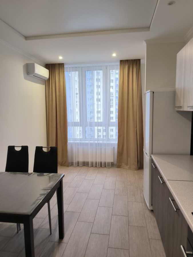 Оренда 1-кімнатної квартири 52 м², Академіка Глушкова просп., 9Г