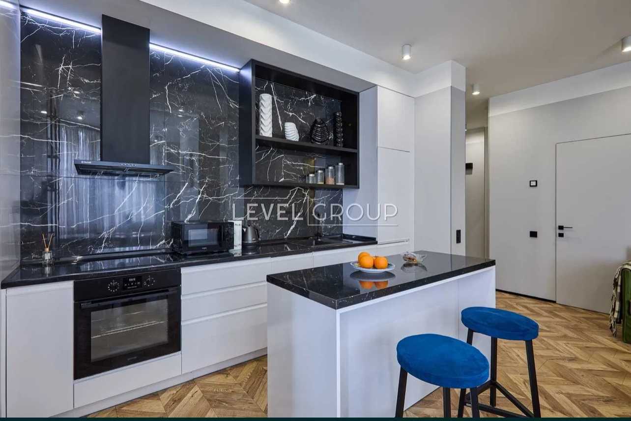 Продажа 1-комнатной квартиры 56 м², Василия Тютюнника ул., 37/1