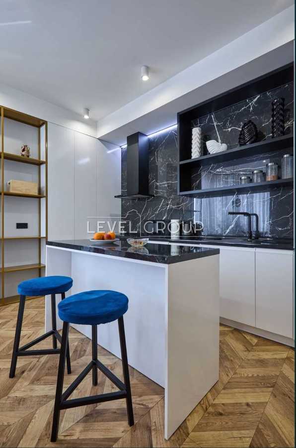 Продажа 1-комнатной квартиры 56 м², Василия Тютюнника ул., 37/1