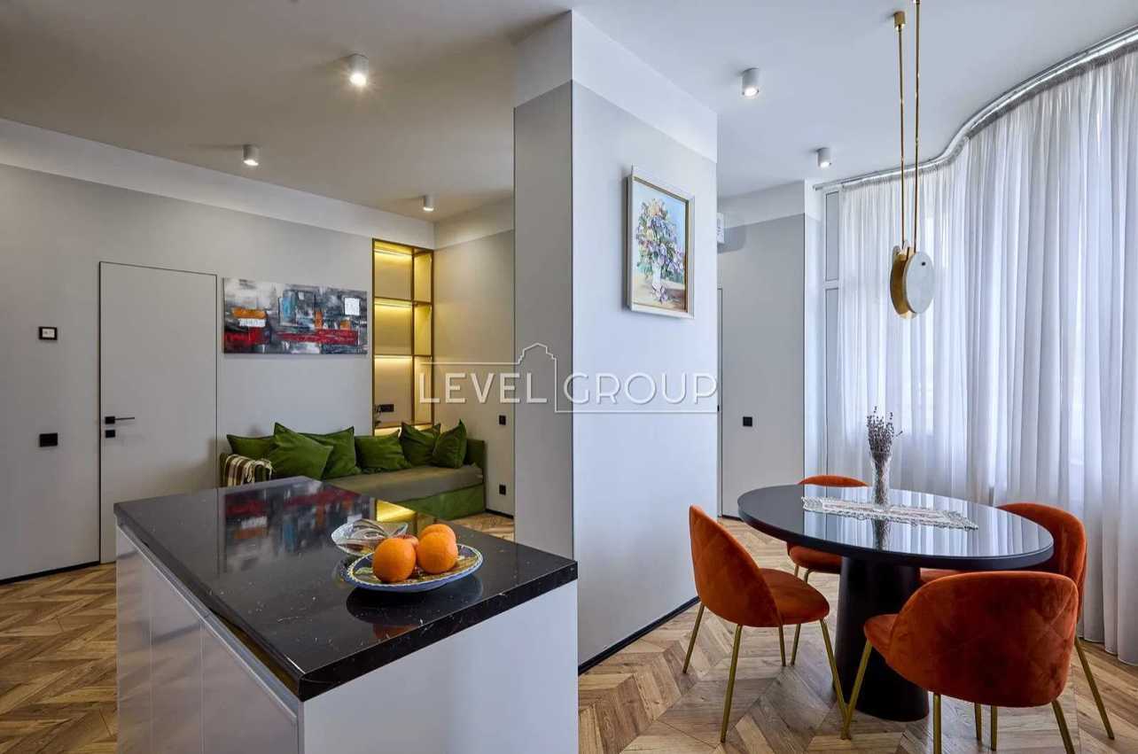 Продажа 1-комнатной квартиры 56 м², Василия Тютюнника ул., 37/1