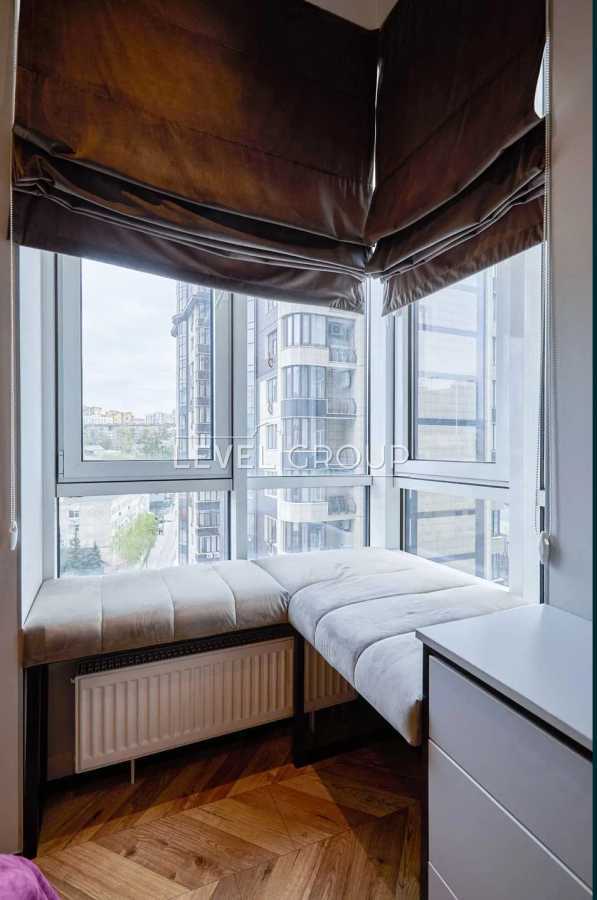 Продажа 1-комнатной квартиры 56 м², Василия Тютюнника ул., 37/1